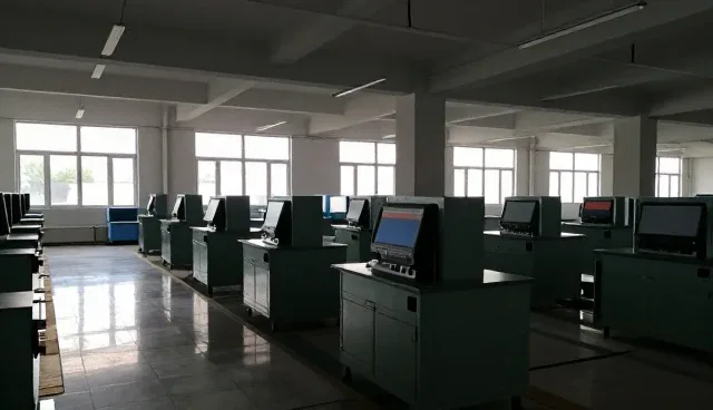 运维托管在不同业务场景下的性能表现与适用条件分析